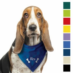 Besticktes Halstuch 2 Knochen + Name